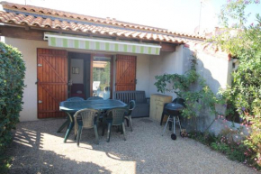 Jolie maison d'angle, pour 4 couchages, terrasse, résidence piscine commune à 400m plage de PORTIRAGNES PLAGE LRJP134